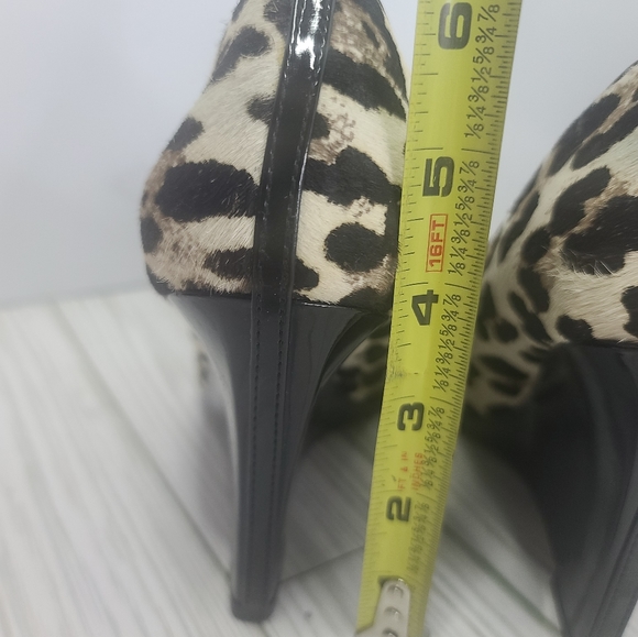 White house black market willow leapard print wedge size 7 - Picture 6 of 9
